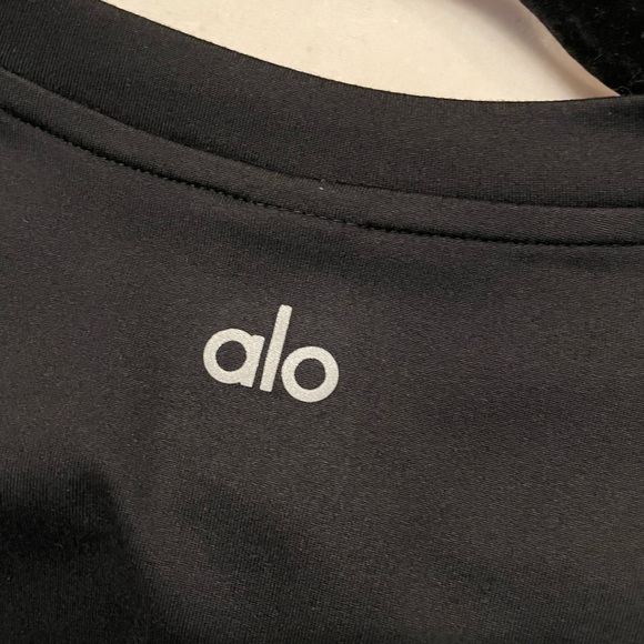 NWT Alo Yoga Conquer Reform Crewneck Short Sleeves in Black Size S - Picture 12 of 12